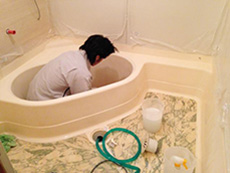 西京区のお風呂浴室リフォーム。ユニットバスを交換せずに塗装し直して新品のようにします。好きな色にする事が出来ます。