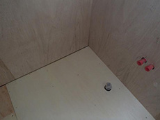 大山崎町の浴室・洗面室リフォーム。洗面室の床にベニヤ板を張りました。