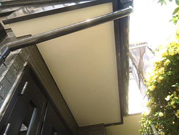 大山崎町の外壁塗装リフォーム。軒裏天井も塗り直して美しい仕上がりです。