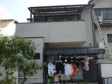 大山崎町の外壁屋根塗装リフォーム。塗装前の外壁。窯業系サイディングです。