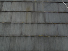 ライオンホームで屋根塗装。リフォーム前の屋根です。現在、最も多い屋根材のカラーベストの屋根です。