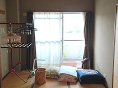 大山崎町のマンションリフォーム。和室の掃き出し窓からベランダへ出られます。